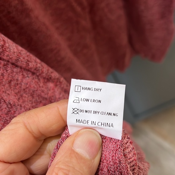 NWT{Yonsmit}Woman’s Sz 22W Wine Red Knit Top w/pockets - Picture 8 of 8